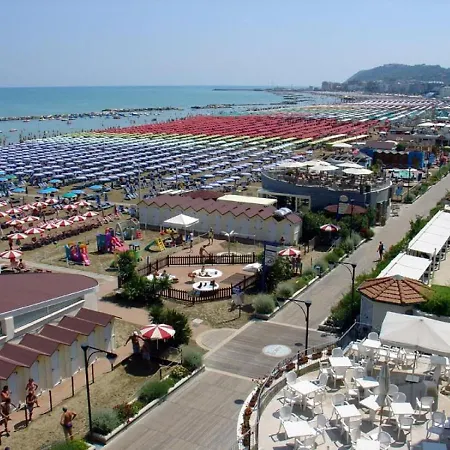 Simple In The Center Of By The Sea Cattolica